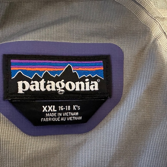 Patagonia Kids Torrentshell 3L Rain Jacket, like new, size XXL (16-18 years old) - Picture 3 of 3